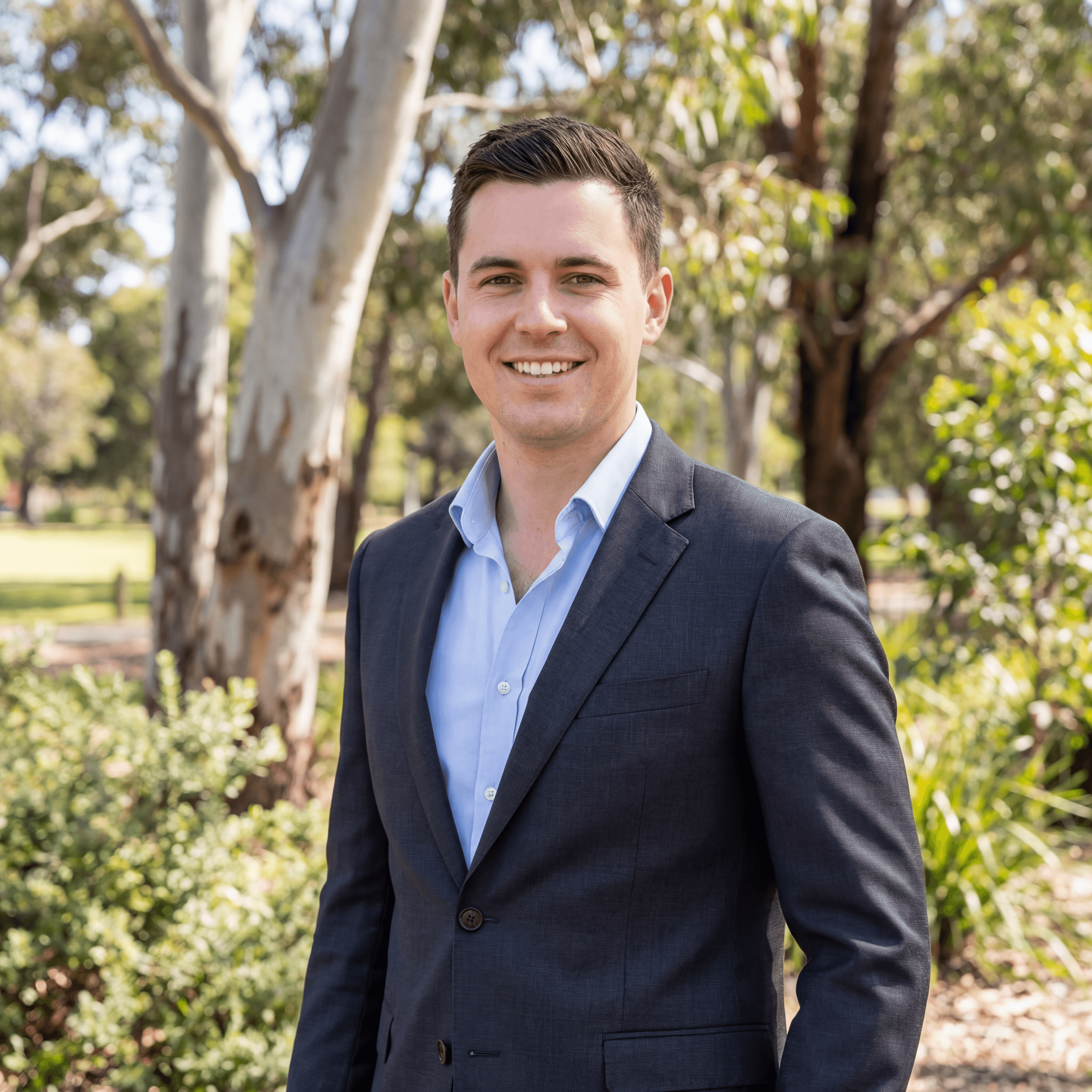 Lachlan headshot